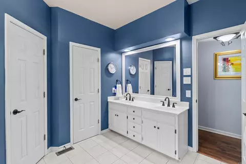 Bath - 11 Lakeview Ct, Cabot, AR 72023 photo 1 of 4