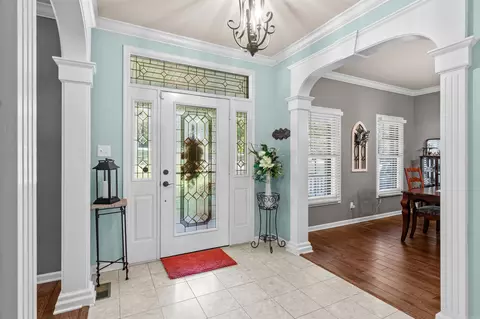 Entry Way - 11 Lakeview Ct, Cabot, AR 72023 photo 1 of 2