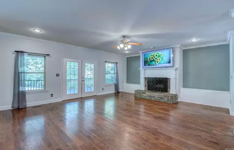 Living - 21 Golden Eagle Dr, Paron, AR 72122 photo 3 of 7