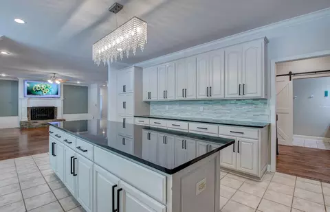Kitchen - 21 Golden Eagle Dr, Paron, AR 72122 photo 4 of 7