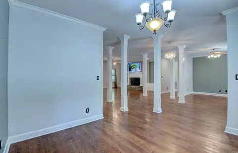 Living - 21 Golden Eagle Dr, Paron, AR 72122 photo 5 of 7