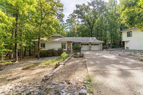 7 Camarzana Ln, Hot Springs Village, AR 71909