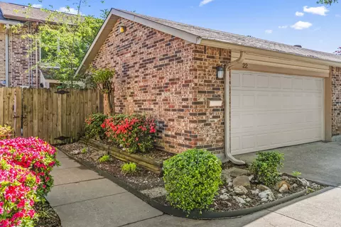 22 Wickford Ln, Little Rock, AR 72212