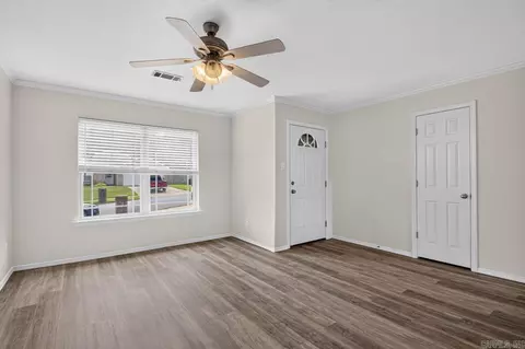 Living - 102 Riveria Cv, Benton, AR 72015 photo 2 of 3