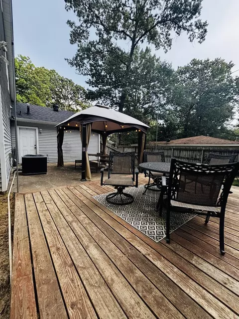 Exterior - 1118 Brookview Dr, Benton, AR 72015 photo 6 of 8