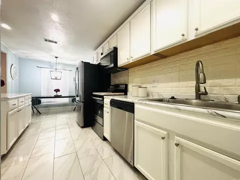 Kitchen - 1118 Brookview Dr, Benton, AR 72015 photo 5 of 5