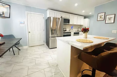 Kitchen - 1118 Brookview Dr, Benton, AR 72015 photo 1 of 5