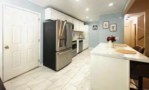 Kitchen - 1118 Brookview Dr, Benton, AR 72015 photo 3 of 5
