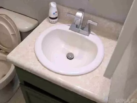 Bath - 8913 Shady Dr, Pine Bluff, AR 71603 photo 1 of 2