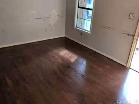 Living - 8913 Shady Dr, Pine Bluff, AR 71603 photo 1 of 3