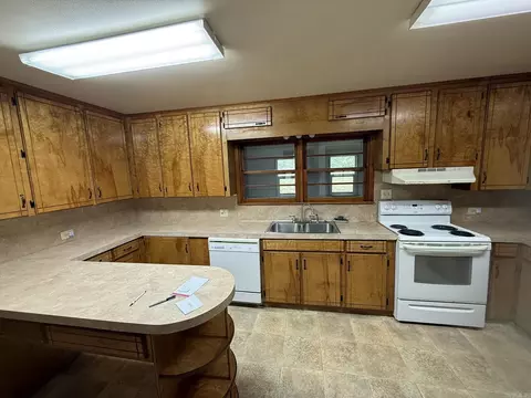 Kitchen - 206 Pecan St, Marshall, AR 72650 photo 2 of 2