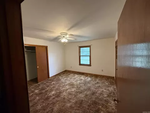 Bedroom - 206 Pecan St, Marshall, AR 72650 photo 2 of 3