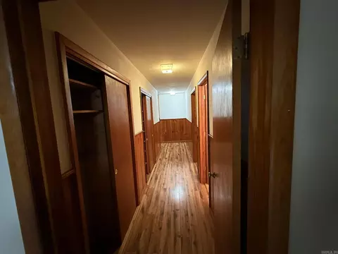 Entry Way - 206 Pecan St, Marshall, AR 72650 photo 1 of 2