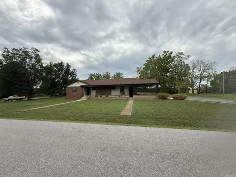 Exterior - 206 Pecan St, Marshall, AR 72650 photo 4 of 7