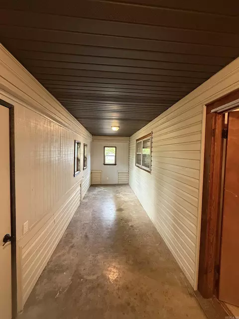Entry Way - 206 Pecan St, Marshall, AR 72650 photo 2 of 2