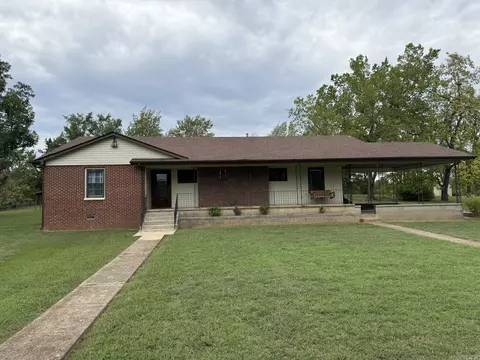 Exterior - 206 Pecan St, Marshall, AR 72650 photo 2 of 7