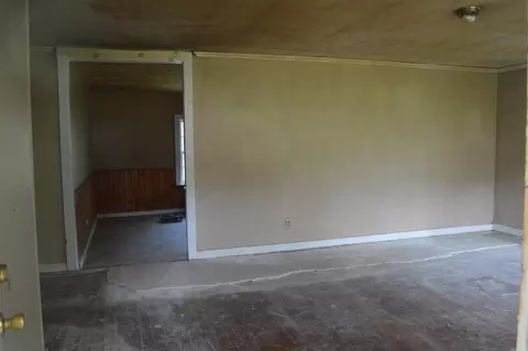 Living - 109 Treetop Rd, Marshall, AR 72650 photo 2 of 3