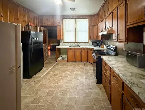 Kitchen - 404 E Johnson Ave, Osceola, AR 72370 photo 1 of 1