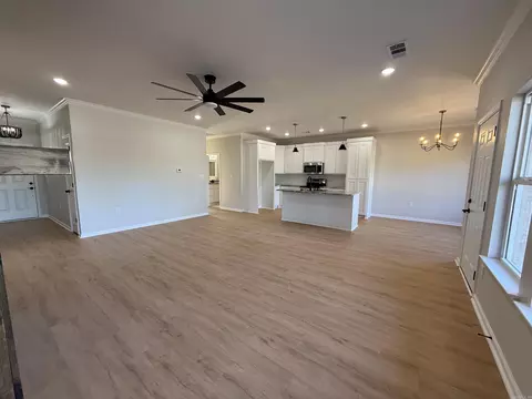 Living - 503 Madeleine Cir, Austin, AR 72007 photo 2 of 2