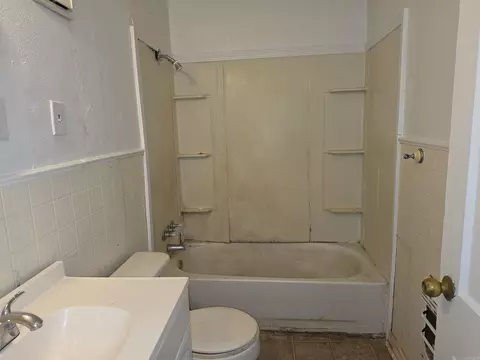 Bath - 310 W 24th, Pine Bluff, AR 71601 photo 1 of 2