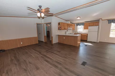 Living - 2061 Grant 16, Grapevine, AR 72057 photo 2 of 2
