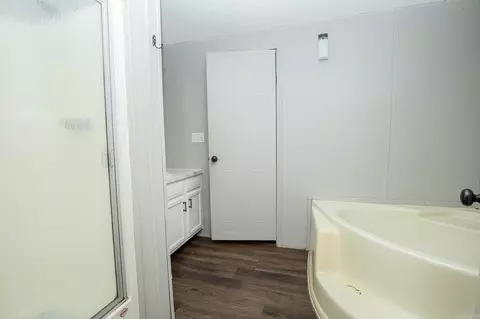 Bath - 2061 Grant 16, Grapevine, AR 72057 photo 1 of 2