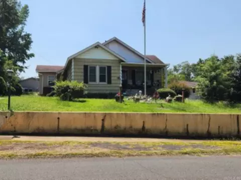 531 Maple St, Camden, AR 71701