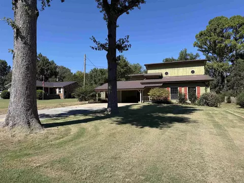 1887 Heritage Park Rd, Piggott, AR 72454