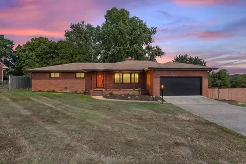 925 E 6th St, Mountain Home, AR 72653