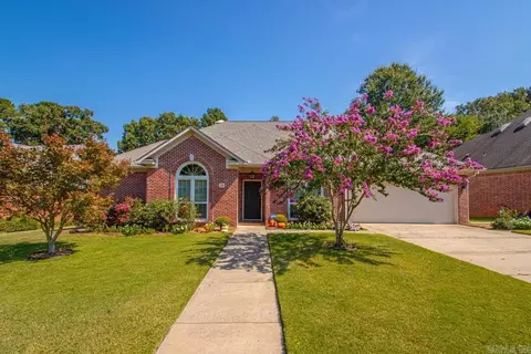 68 Aberdeen Dr, Little Rock, AR 72223