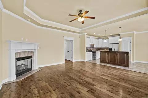 Living - 304 Prospect Park Loop, Bryant, AR 72022 photo 2 of 5
