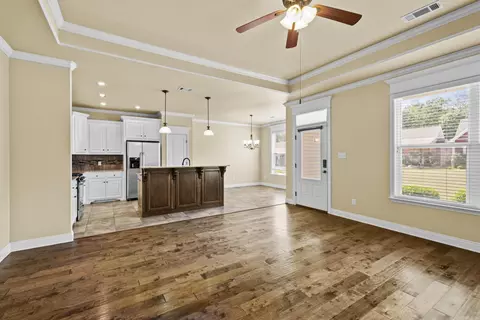 Living - 304 Prospect Park Loop, Bryant, AR 72022 photo 3 of 5