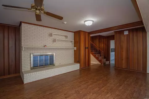 Living - 8 Southern Pines Dr, Pine Bluff, AR 71603 photo 4 of 8