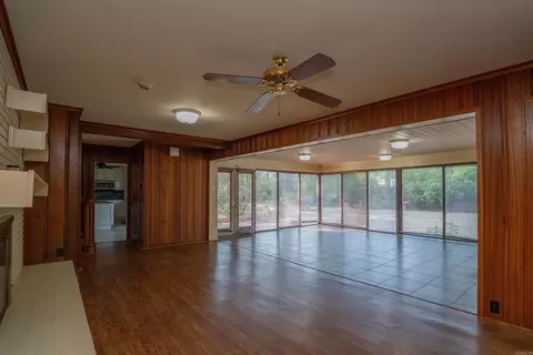 Living - 8 Southern Pines Dr, Pine Bluff, AR 71603 photo 5 of 8