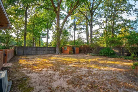 Exterior - 8 Southern Pines Dr, Pine Bluff, AR 71603 photo 6 of 12