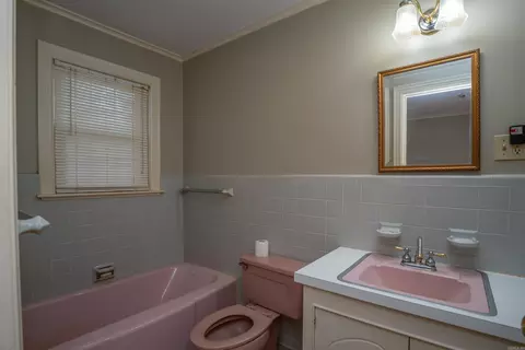 Bath - 8 Southern Pines Dr, Pine Bluff, AR 71603 photo 5 of 5