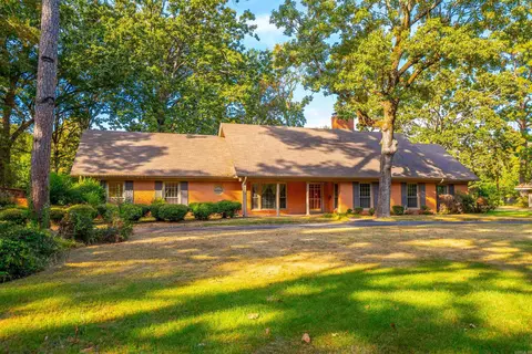 Exterior - 8 Southern Pines Dr, Pine Bluff, AR 71603 photo 2 of 12