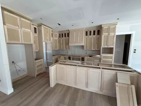 Kitchen - 5 Silver Fox Cv, Greenbrier, AR 72058 photo 2 of 3