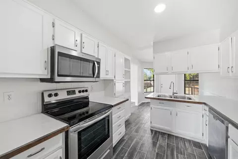 Kitchen - 2575 Morse Dr, Conway, AR 72034 photo 1 of 3