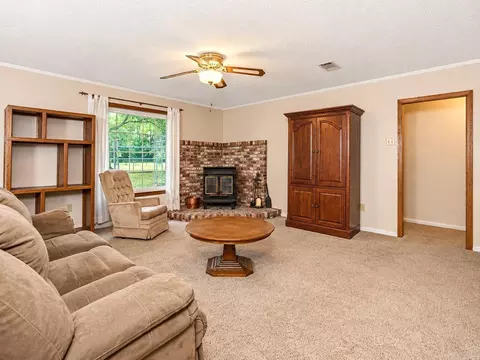Living - 10624 Glendale Rd, Pine Bluff, AR 71603 photo 1 of 5