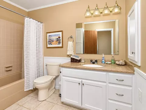 Bath - 10624 Glendale Rd, Pine Bluff, AR 71603 photo 1 of 2