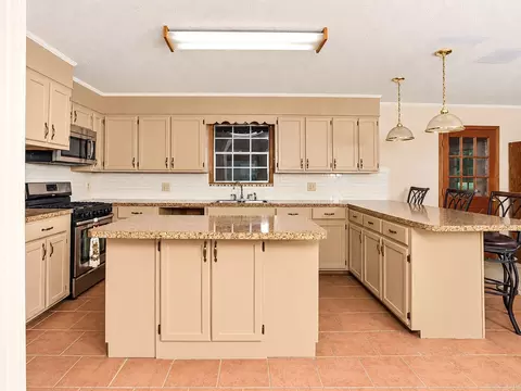 Kitchen - 10624 Glendale Rd, Pine Bluff, AR 71603 photo 1 of 3