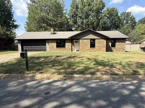 16 Whippoorwill Dr, Searcy, AR 72143