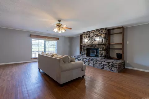 Living - 12613 Germania Rd, Alexander, AR 72002 photo 2 of 4