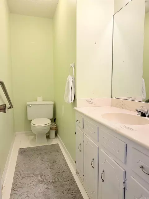 Bath - 102 Fairway Dr, Conway, AR 72034 photo 2 of 2