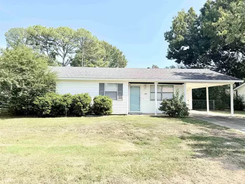 Exterior - 102 Fairway Dr, Conway, AR 72034 photo 2 of 3