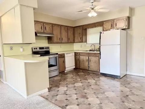 Kitchen - 102 Fairway Dr, Conway, AR 72034 photo 1 of 1