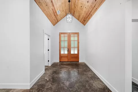 Entry Way - 270 Arrowhead Rd, Greenbrier, AR 72058 photo 1 of 6