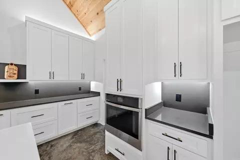 Kitchen - 270 Arrowhead Rd, Greenbrier, AR 72058 photo 4 of 6
