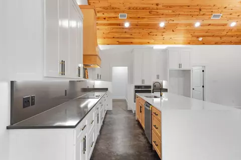 Kitchen - 270 Arrowhead Rd, Greenbrier, AR 72058 photo 6 of 6